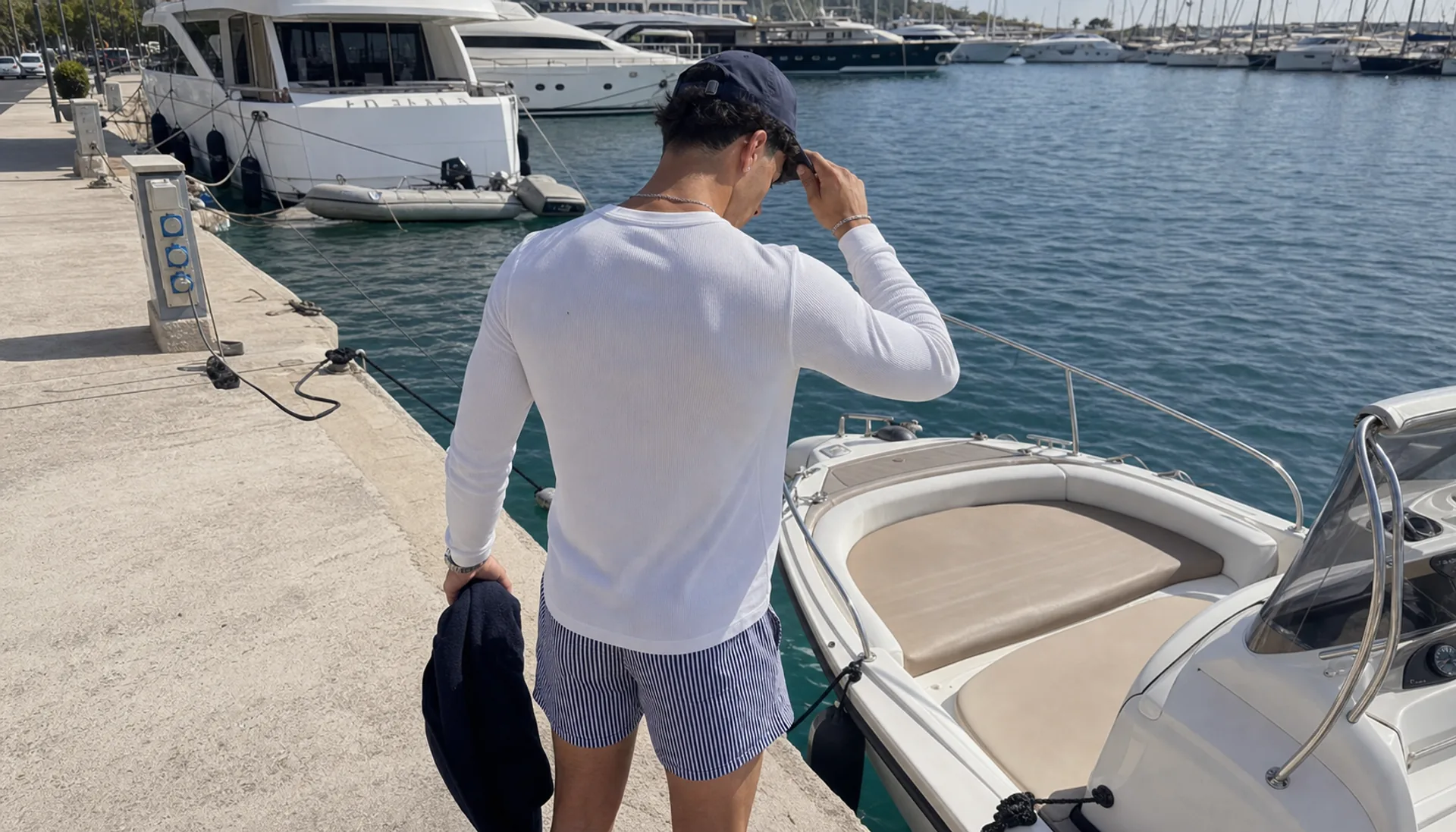 Lorént Essentials campaign image