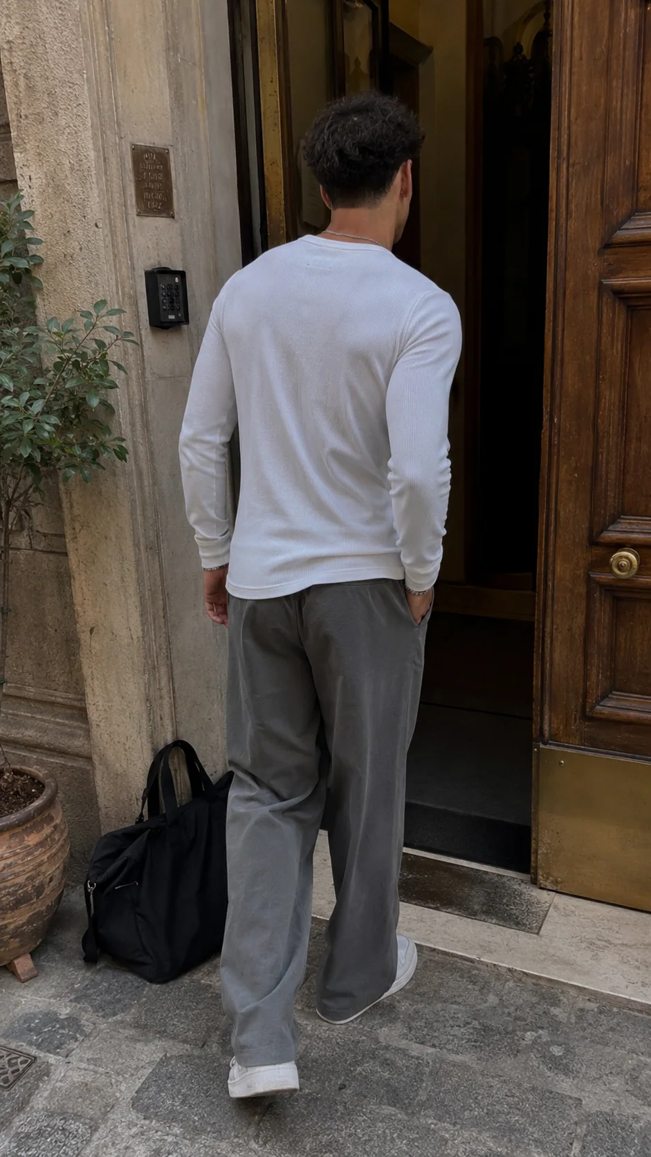 Matteo white styled in a clean Lorént editorial look
