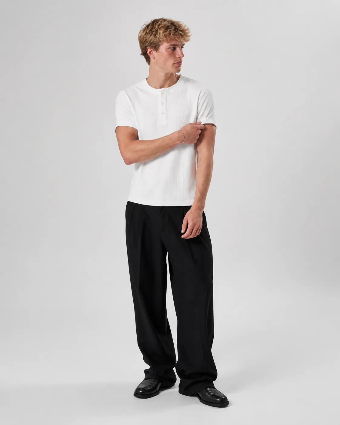 Lorént Clothing lookbook outfit 17, Aurelio white